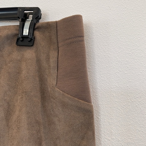 BCBG MaxAzria Camel Suede Skirt Size M - Picture 5 of 12